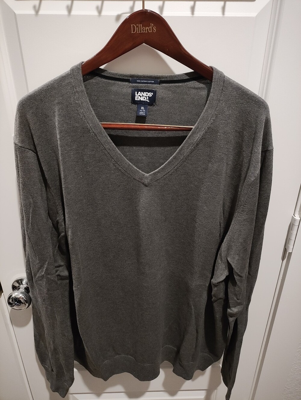 Lands' End Men's V-Neck Sweater in Charcoal